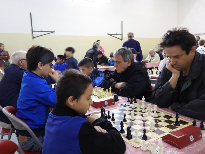 Perinaldo: 48 partecipanti, grande successo domenica scorsa per il 3° torneo di scacchi (Foto)