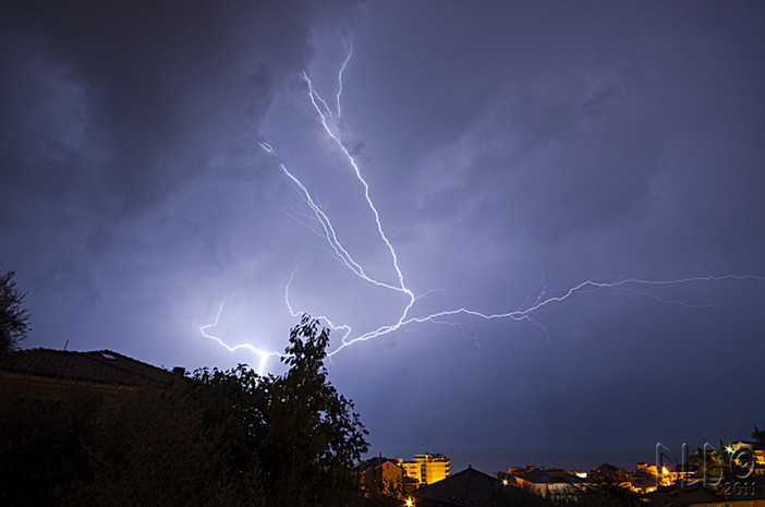 Sanremo: fulmine si abbatte sullo stadio comunale mentre si sta allenando la Virtus