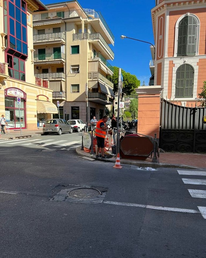 Bordighera, il sindaco Ingenito: “Più telecamere per la sicurezza urbana” (Foto) Bordighera, il sindaco Ingenito: “Più telecamere per la sicurezza urbana” (Foto)