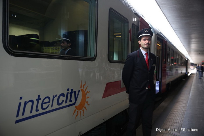 Frecciarosa 2025 arriva in Liguria: la prevenzione del tumore al seno viaggia sui treni Intercity tra Genova e Sanremo Frecciarosa 2025 arriva in Liguria: la prevenzione del tumore al seno viaggia sui treni Intercity tra Genova e Sanremo
