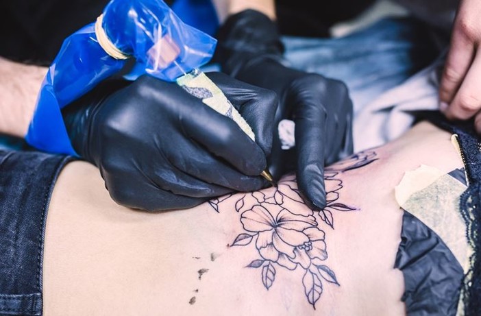 CNA Imperia forma i nuovi tatuatori e piercer: ultimi posti disponibili per il corso igienico-sanitario CNA Imperia forma i nuovi tatuatori e piercer: ultimi posti disponibili per il corso igienico-sanitario