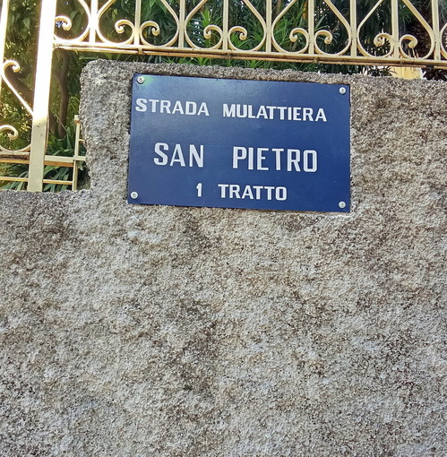 Sanremo: ripristinata dal Comune la targa della toponomastica di strada Mulattiera San Pietro Sanremo: ripristinata dal Comune la targa della toponomastica di strada Mulattiera San Pietro