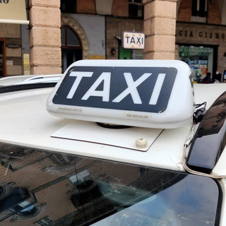 Bonus taxi: la Regione approva proroga fino al 31 marzo, Cavo e Berrino "In inverno misura efficace di prevenzione Covid"