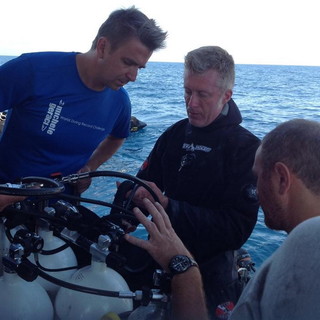 Bordighera: è in corso il tentativo di record di immersione del ventimigliese Michele Geraci