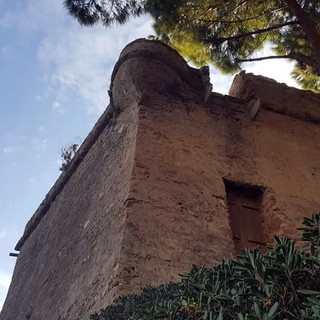 Santo Stefano al Mare: l'affascinante storia della 'Torre degli Aregai', opera di Giovanni Maria Caravisio