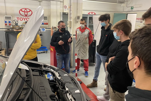 Imperia: l'Istituto ‘G. Marconi’ si è classificato per la finale nazionale del contest TexaEdu (Video)