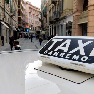 Decreto concorrenza: Toti “Siamo molto preoccupati per il comparto dei taxi liguri”
