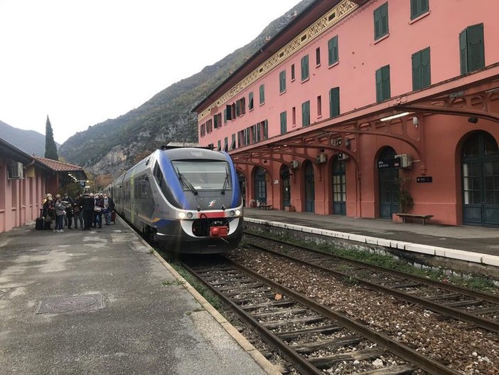 Deviatoio ko allo scambio di Airole: treni in ritardo di oltre 40 minuti sulla Cuneo-Ventimiglia