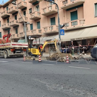 Sanremo: lavori nella zona della Foce e lunghe code per un semaforo, lamentele degli automobilisti (Foto)