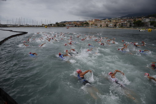 Sanremo: tutto pronto per la 19ª edizione dell’Olympic Triathlon, attesi in città oltre 1.750 atleti (Foto e Video)