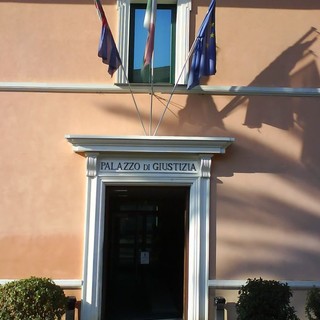 Truffa e appropriazione indebita: aperta un'inchiesta sul commercialista sanremese Carlo Vesco Truffa e appropriazione indebita: aperta un'inchiesta sul commercialista sanremese Carlo Vesco