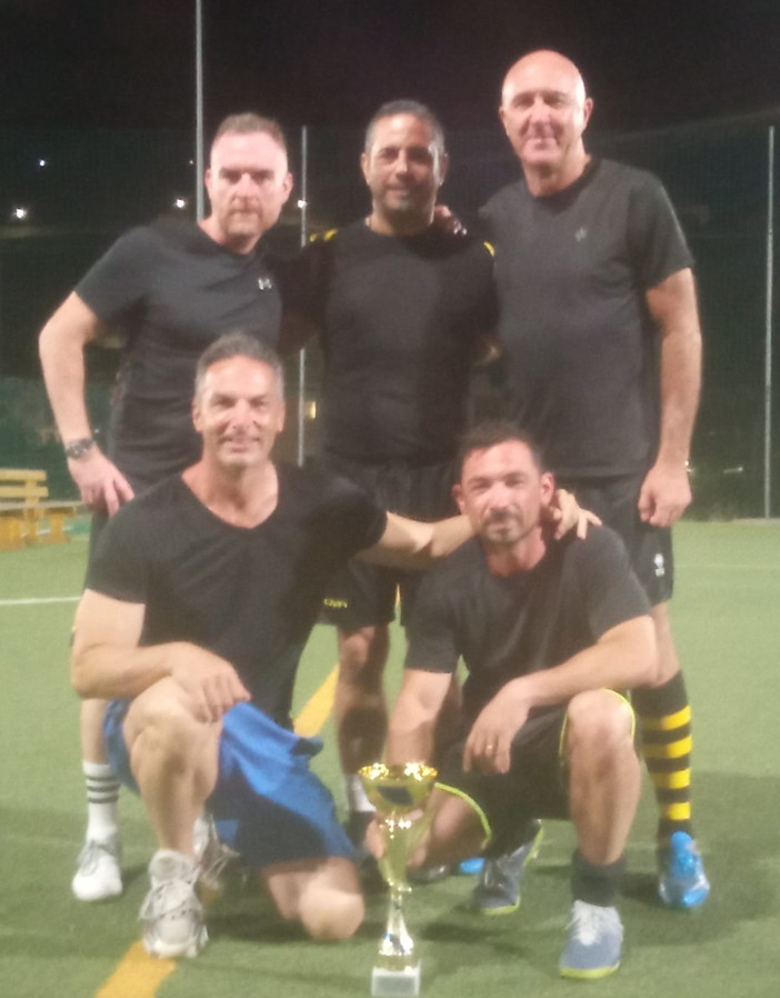 Calcio amatoriale: la 'Base logistica' si è aggiudicata il trofeo 'Sanremonews' di calci di rigore Calcio amatoriale: la 'Base logistica' si è aggiudicata il trofeo 'Sanremonews' di calci di rigore