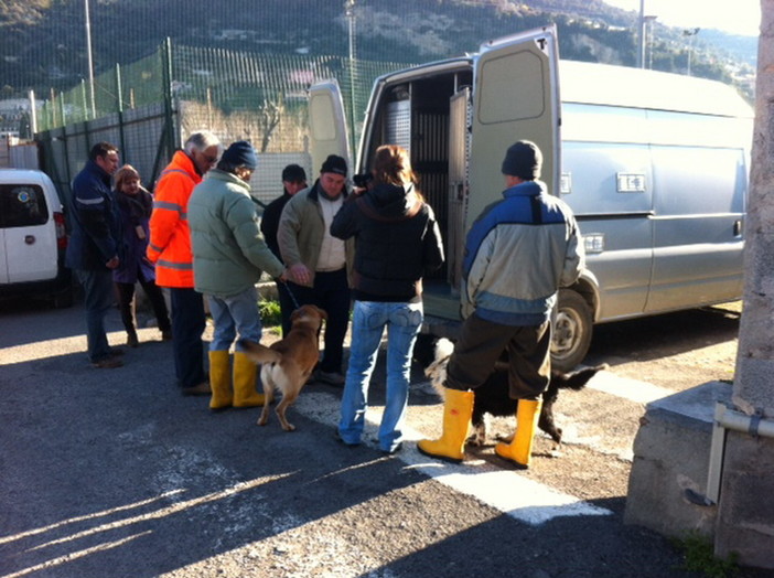 Ventimiglia: sabato scorso l'estrazione degli oggetti assegnati ad offerta al Canile di Peglia Ventimiglia: sabato scorso l'estrazione degli oggetti assegnati ad offerta al Canile di Peglia