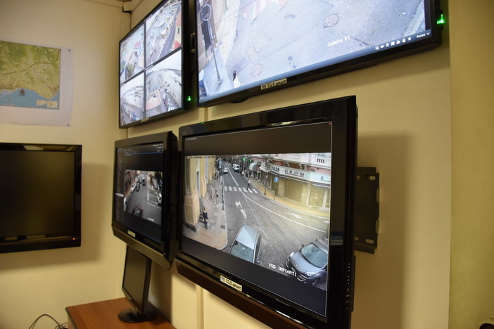 Sanremo: servirà un nuovo bando per l'installazione di 100 nuove telecamere, il Comune al lavoro per non perdere il finanziamento Sanremo: servirà un nuovo bando per l'installazione di 100 nuove telecamere, il Comune al lavoro per non perdere il finanziamento