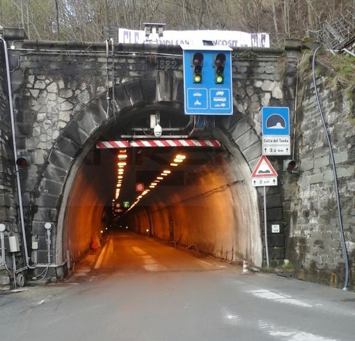 Riaperta la galleria del Tunnel del Tenda: è rimasta chiusa per tre ore per un problema all'impianto di ventilazione