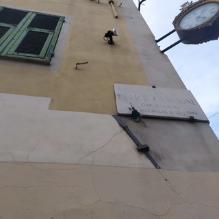 Imperia: al via pulizia e ripristino di lapidi ai Caduti e targhe storiche, molte sono ormai illeggibili