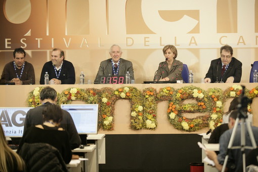 Festival 2013: una rosa per raccogliere fondi per il Gaslini. Da oggi, in vendita in tutta Italia