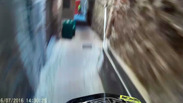 Ventimiglia: Davide Colombini ci mostra in un video mozzafiato che cosa vuol dire partecipare alla Urban Downhill (VIDEO) Ventimiglia: Davide Colombini ci mostra in un video mozzafiato che cosa vuol dire partecipare alla Urban Downhill (VIDEO)