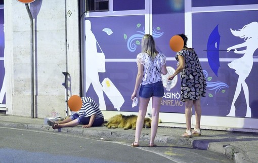 Sanremo: controlli incessanti delle forze dell'ordine ma i clochard e gli sbandati sono davvero troppi (Foto)