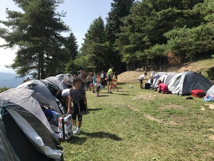 Una notte in tenda, Gibelli: "Ai bambini soggiorno offerto dal comune di Camporosso" (Foto) Una notte in tenda, Gibelli: "Ai bambini soggiorno offerto dal comune di Camporosso" (Foto)