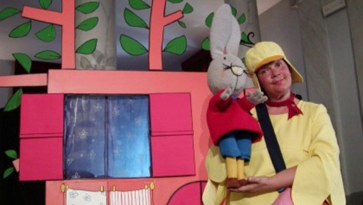 Imperia: primo appuntamento per il Teatro per la Scuola con lo spettacolo ‘Una giornata con Giulio Coniglio’