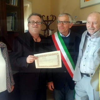 Prima unione civile tra persone dello stesso sesso a Santo Stefano al Mare: si sono sposati Roberto e Luigi (Foto)