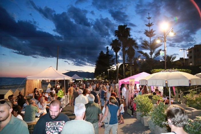 Bordighera: ieri sera l'appuntamento con 'Un mare di sapori', le più belle foto di Eugenio Conte