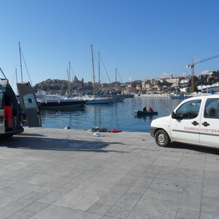 Imperia: anziano finisce in acqua, mistero sulle cause, grave in Ospedale Imperia: anziano finisce in acqua, mistero sulle cause, grave in Ospedale