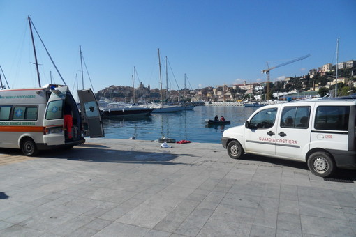 Imperia: anziano finisce in acqua, mistero sulle cause, grave in Ospedale