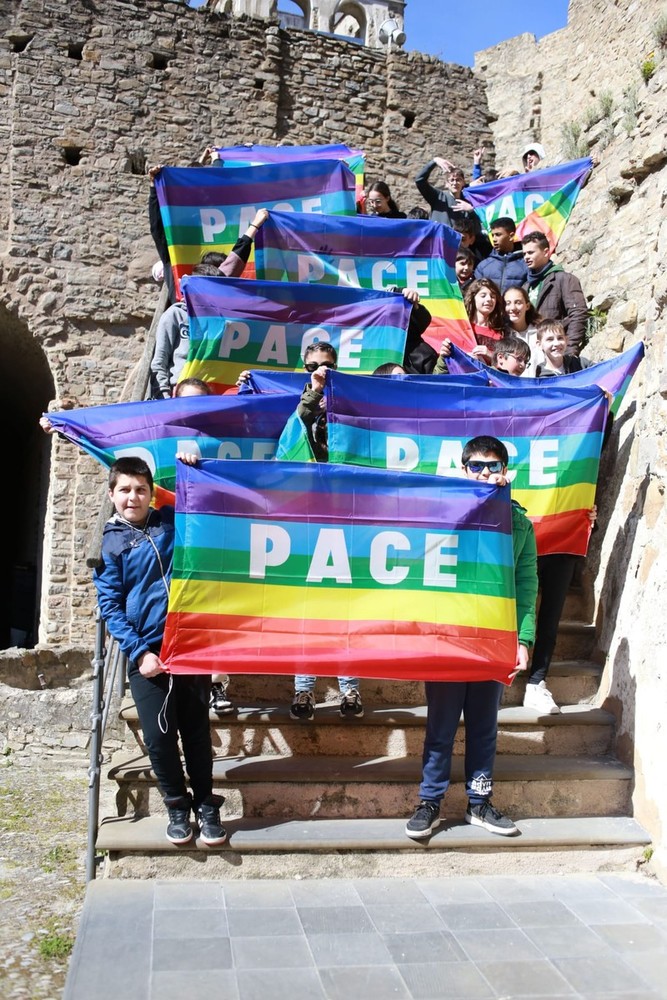 Dolceacqua: con il Lions Club la mostra di disegni per ‘Un Poster per la Pace’ (Foto)