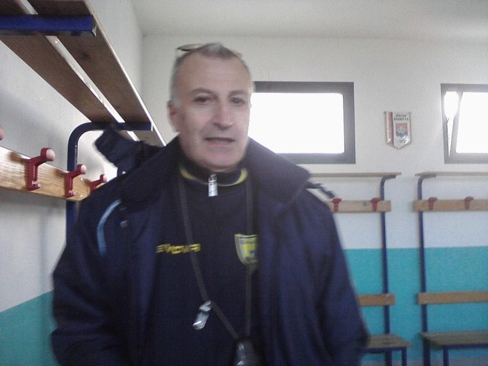 Nella foto il mister della Dea Diana, Umberto Decesari