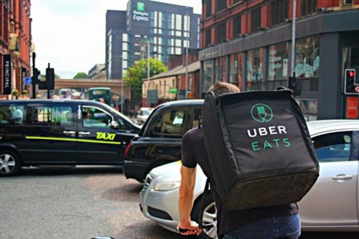 Condanna a Nizza per un autista: Uber sospende i servizi transfrontalieri tra Italia e Francia Condanna a Nizza per un autista: Uber sospende i servizi transfrontalieri tra Italia e Francia