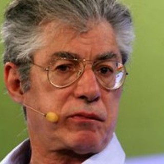 Morte di Umberto Bossi: cordoglio in provincia, Piana e Di Muro ricordano il fondatore della Lega Morte di Umberto Bossi: cordoglio in provincia, Piana e Di Muro ricordano il fondatore della Lega