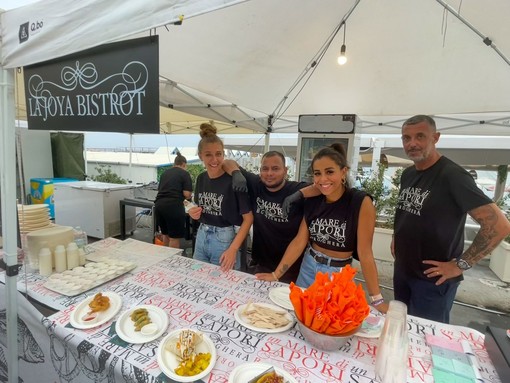 Bordighera: dopo lo stop a causa del vento, questa sera torna con cibo e musica 'Un mare di sapori' Bordighera: dopo lo stop a causa del vento, questa sera torna con cibo e musica 'Un mare di sapori'