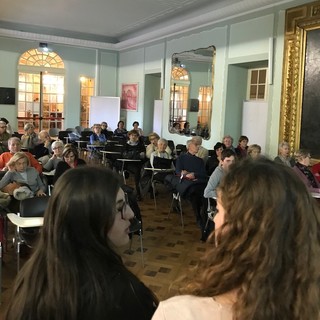 La lezione nella Sala degli Specchi