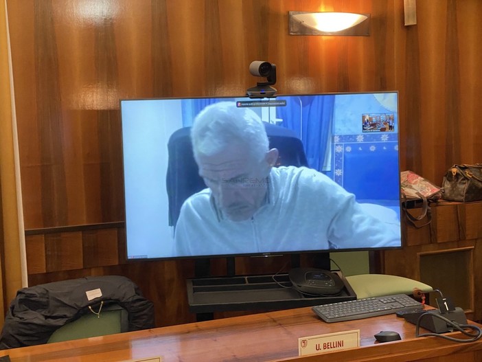 Il Consigliere Bellini collegato in videoconferenza Il Consigliere Bellini collegato in videoconferenza