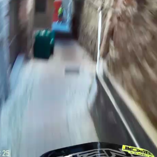 Ventimiglia: Davide Colombini ci mostra in un video mozzafiato che cosa vuol dire partecipare alla Urban Downhill (VIDEO)