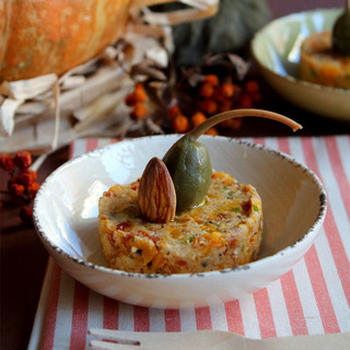 Paté vegetariano di Zucca e olio al mandarino: un piccolo, ma appetitoso antipasto Paté vegetariano di Zucca e olio al mandarino: un piccolo, ma appetitoso antipasto