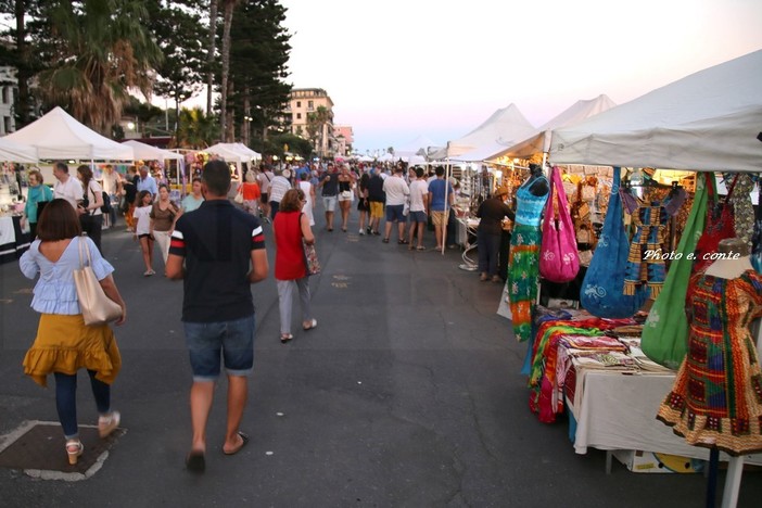 Bordighera: grande successo per 'Un mare di sapori', il ringraziamento del Sindaco agli organizzatori Bordighera: grande successo per 'Un mare di sapori', il ringraziamento del Sindaco agli organizzatori