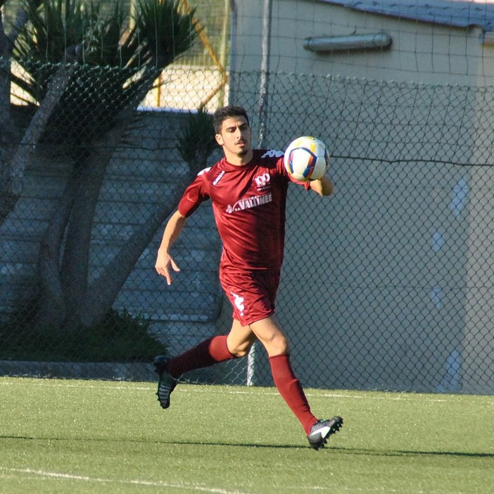 Calcio. Eccellenza, domani Ventimiglia a Busalla a caccia del tris. La grinta di Michele Mamone: "Per noi sarà una nuova battaglia"