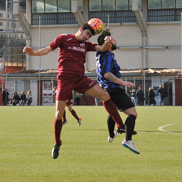 Michele Mamone in azione con la maglia del Ventimiglia Michele Mamone in azione con la maglia del Ventimiglia