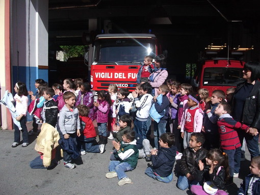 Sanremo: visita degli alunni della 'Borgo Rodari', oggi ai Vigili del Fuoco Sanremo: visita degli alunni della 'Borgo Rodari', oggi ai Vigili del Fuoco
