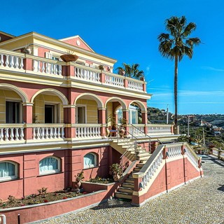 Ospedaletti: villa da sogno con vista panoramica e piscina in vendita, ci vogliono quasi 5 milioni di euro (Foto)