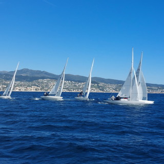 Vela: nell’ultimo fine settimana lo spettacolo delle ‘Dragon Winter Series’ sul mare di Sanremo