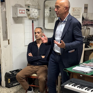 Verso le elezioni: incontro del candidato a sindaco Alessandro Mager con la banda 'Canta e Sciuscia'