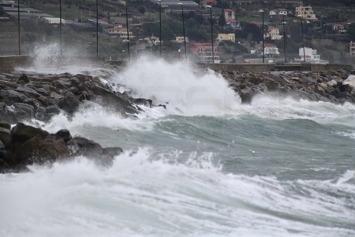 Maltempo sulla Liguria: per ora 10 mm di pioggia in alcune città della provincia e venti fino a 70 km/h Maltempo sulla Liguria: per ora 10 mm di pioggia in alcune città della provincia e venti fino a 70 km/h