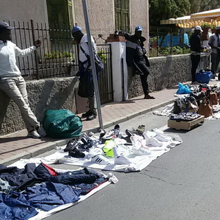 Ventimiglia: proseguono i capillari controlli in occasione del mercato cittadino, francese multato per l'acquisto di una griffe