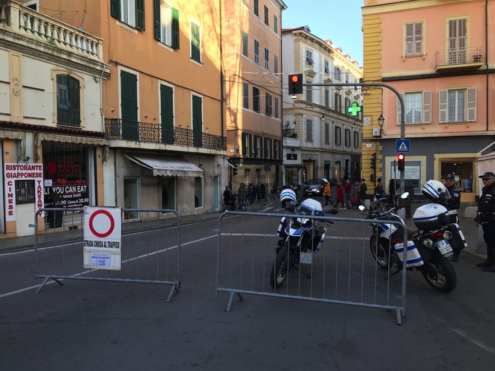 La chiusura di via Feraldi La chiusura di via Feraldi