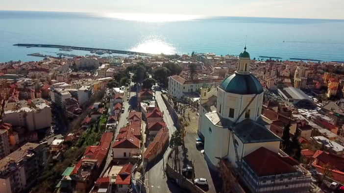 Sanremo: aggressione in un supermercato, cliente picchia giovane cassiera Sanremo: aggressione in un supermercato, cliente picchia giovane cassiera