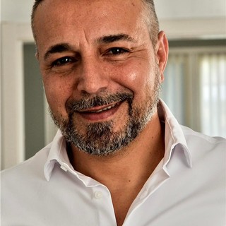 Vallecrosia, una serata dedicata allo zodiaco del 2025 con l'astrologo Vincenzo Laganà (Foto)